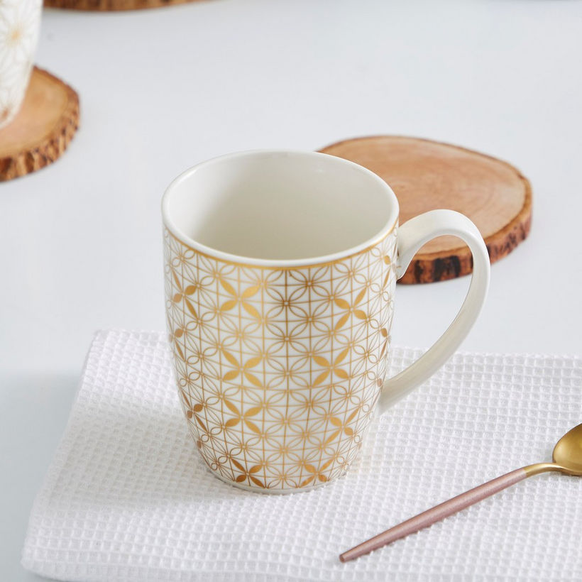 Minimalist White Porcelain Tea Cups with Gold Line Art Patterns