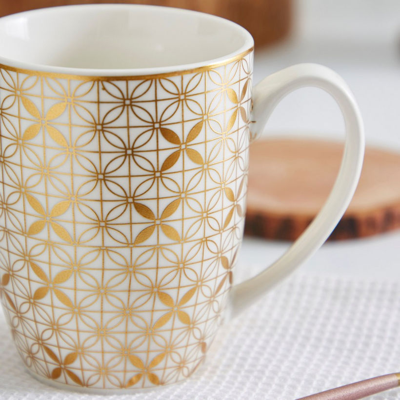 Minimalist White Porcelain Tea Cups with Gold Line Art Patterns