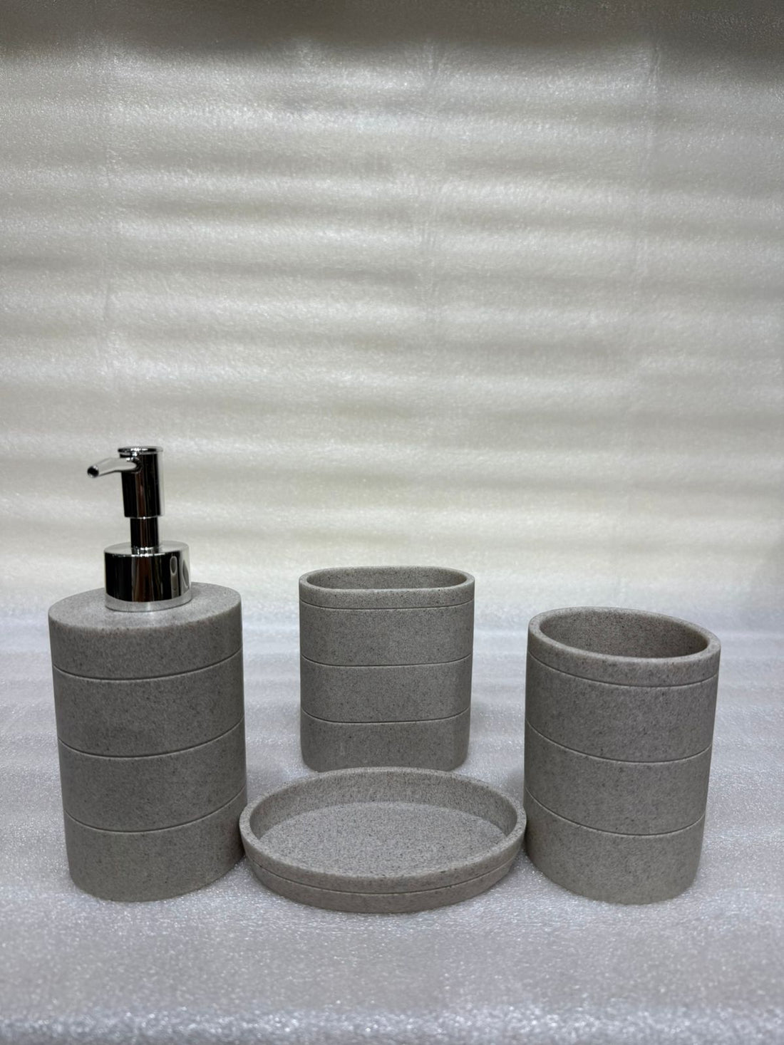 Luxury 4-Piece Resin Bathroom Accessories Set